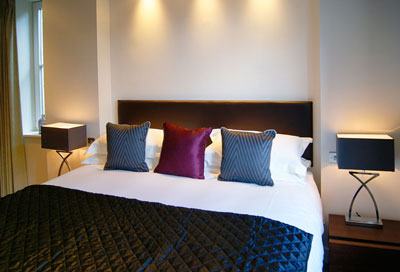 Cheval Harrington Court bed
